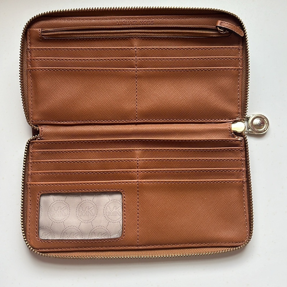 Michael Kors Ziparound Nylon Olive Green Wallet - Picture 6 of 8
